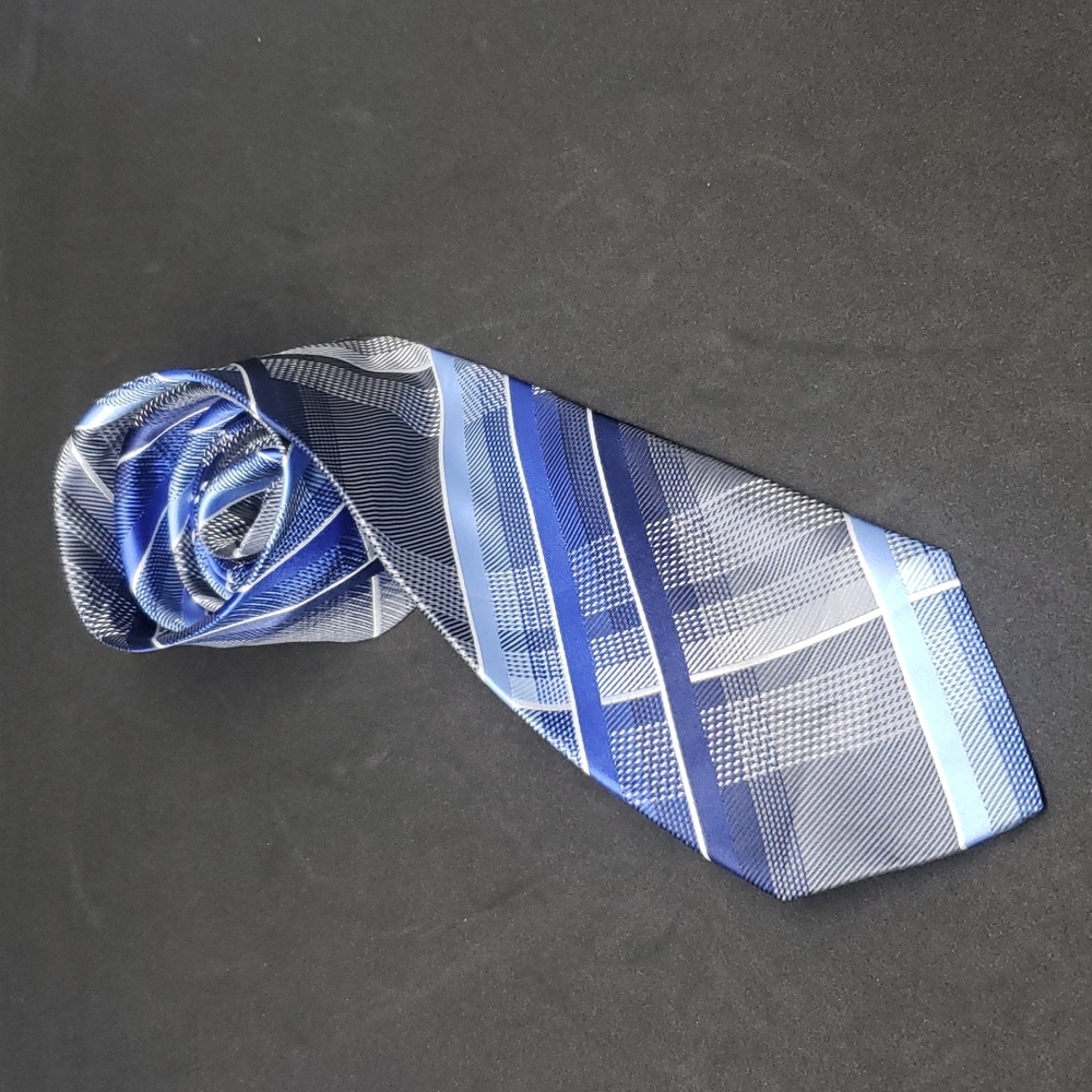 Geoffrey Beene blue plaid tie